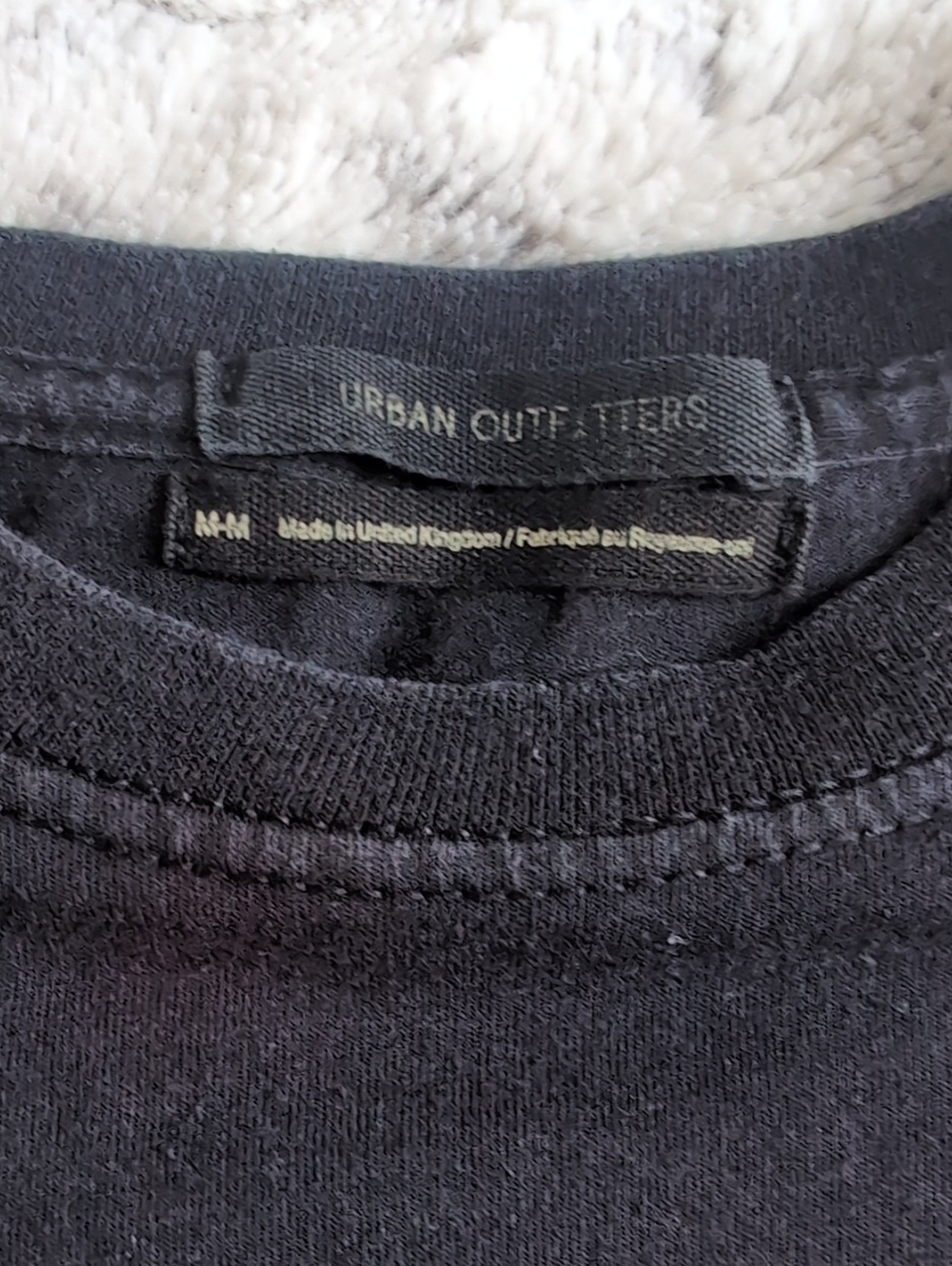 Urban Outfitters Light Before Dark Only The Strong Survive Cropped Long Sleeve - Picture 7 of 9